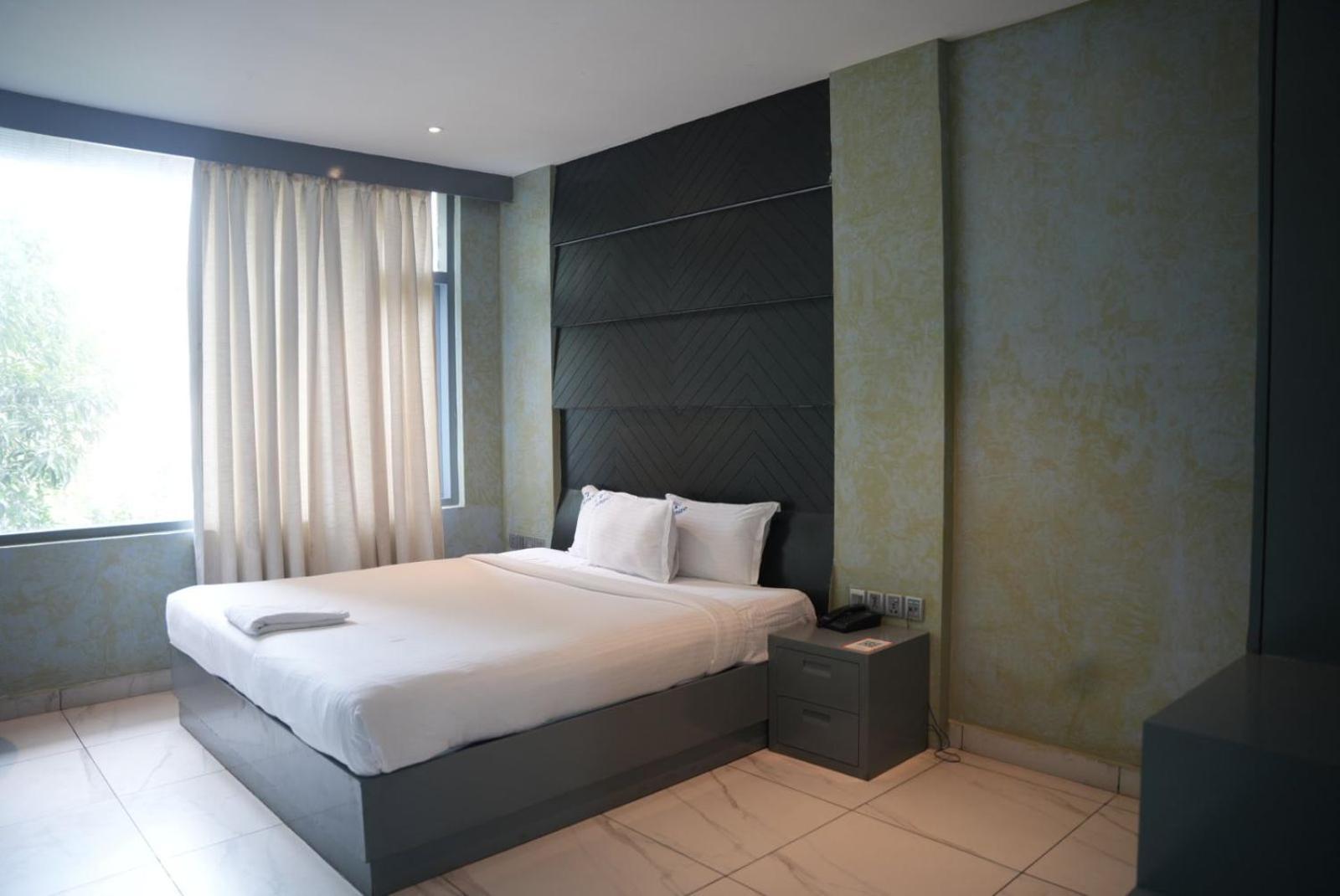 Nt Hotels And Resorts Akridha Пондичери Екстериор снимка